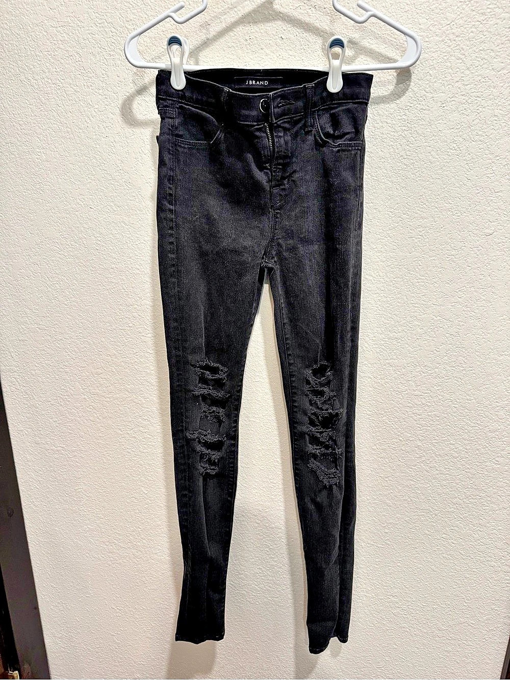 J Brand size 24 High Rise Skinny Jeans Black Distressed Skinny Jeans